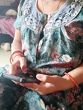 Snapshot of samitasharma chatting on 07.14.26 samitasharma online show from 07.14.26