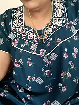 Snapshot of samitasharma chatting on 07.20.26 samitasharma online show from 07.20.26