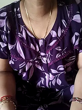 Snapshot of samitasharma chatting on 07.27.26 samitasharma online show from 07.27.26