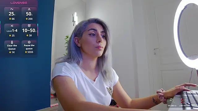 Snapshot of CelineMeyerr chatting on 08.08.26 CelineMeyerr online show from 08.08.26