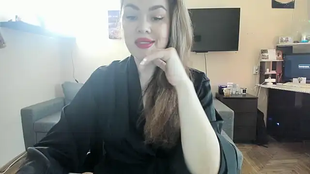 Snapshot of SofiaBells chatting on 11.18.25 SofiaBells online show from 11.18.25