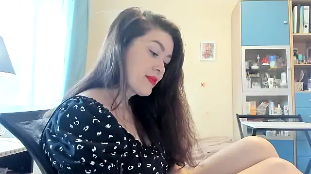 Snapshot of SofiaBells chatting on 07.30.26 SofiaBells online show from 07.30.26