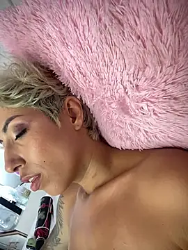 MONSYHOT1 online show from 02.01.25