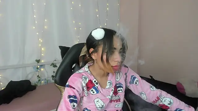 Snapshot of Abigail_Wilson_ chatting on 02.05.25 Abigail Wilson online show from 02.05.25