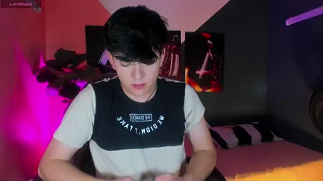 Snapshot of nolan_twink1 chatting on 12.13.24 nolan twink1 online show from 12.13.24