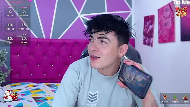 Snapshot of nolan_twink1 chatting on 12.15.24 nolan twink1 online show from 12.15.24