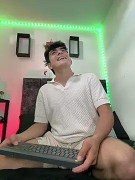 Snapshot of nolan_twink1 chatting on 01.14.26 nolan twink1 online show from 01.14.26