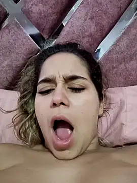 LaurenWelly  online show from 02.04.25