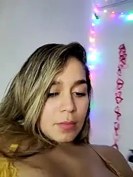 LaurenWelly  online show from 02.06.25