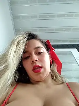 LaurenWelly  online show from 02.27.25