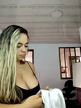 LaurenWelly  online show from 03.22.25