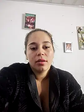 Snapshot of LaurenWelly_ chatting on 12.01.25 LaurenWelly online show from 12.01.25