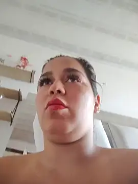 Snapshot of LaurenWelly_ chatting on 02.11.26 LaurenWelly online show from 02.11.26