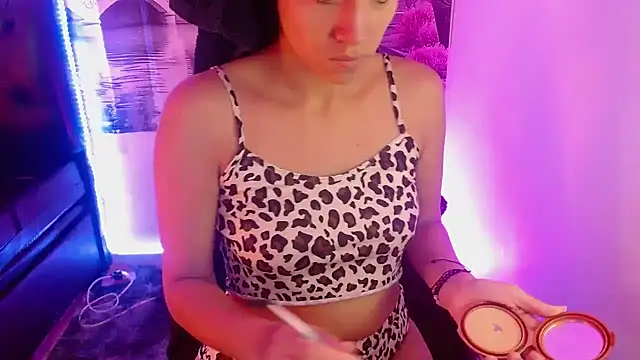 daniela rivasth online show from 02.20.25
