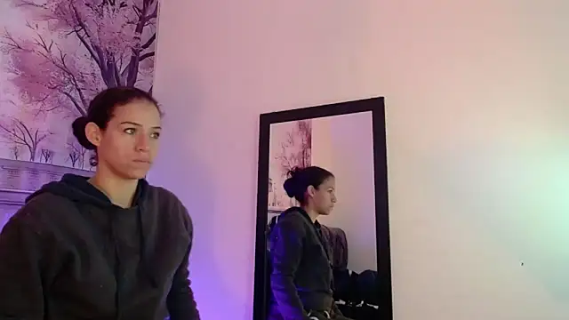 daniela rivasth online show from 03.17.25