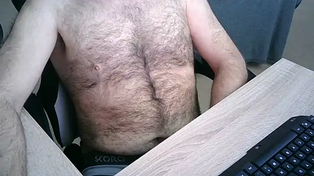 Snapshot of zebymasry chatting on 11.17.25 zebymasry online show from 11.17.25