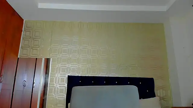 Snapshot of evelyn_wine chatting on 03.07.25 evelyn wine online show from 03.07.25