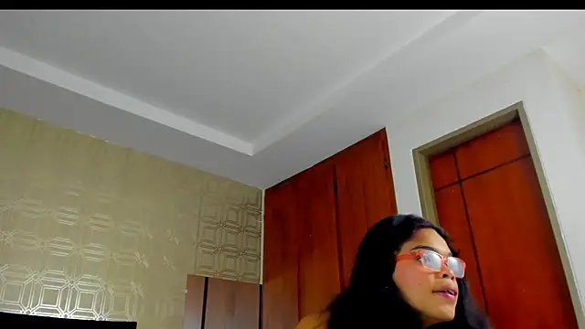 Snapshot of evelyn_wine chatting on 03.16.25 evelyn wine online show from 03.16.25