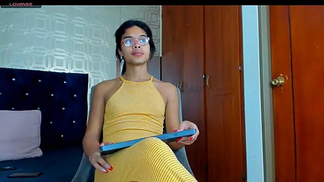 Snapshot of evelyn_wine chatting on 03.19.25 evelyn wine online show from 03.19.25