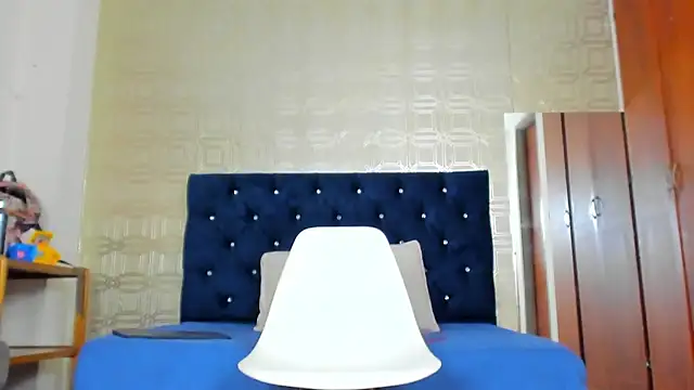 Snapshot of evelyn_wine chatting on 03.22.25 evelyn wine online show from 03.22.25