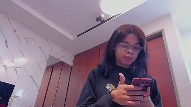 Snapshot of evelyn_wine chatting on 10.13.25 evelyn wine online show from 10.13.25