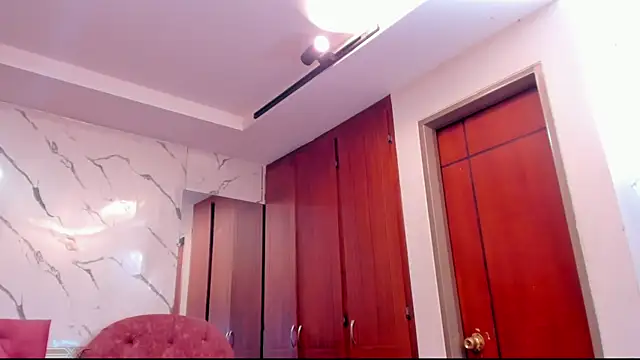 Snapshot of evelyn_wine chatting on 11.15.25 evelyn wine online show from 11.15.25