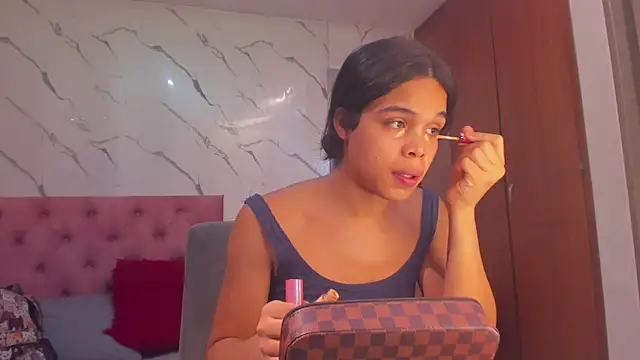 Snapshot of evelyn_wine chatting on 11.18.25 evelyn wine online show from 11.18.25