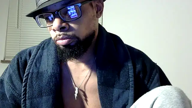 Snapshot of WhiskeyWood_DuhGOD chatting on 11.21.25 WhiskeyWood DuhGOD online show from 11.21.25