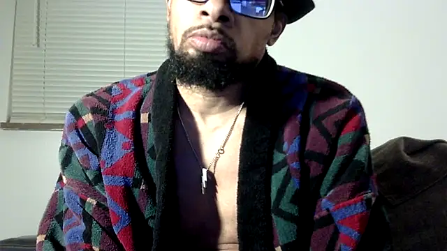 Snapshot of WhiskeyWood_DuhGOD chatting on 11.25.25 WhiskeyWood DuhGOD online show from 11.25.25