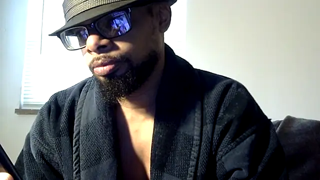 Snapshot of WhiskeyWood_DuhGOD chatting on 11.25.25 WhiskeyWood DuhGOD online show from 11.25.25