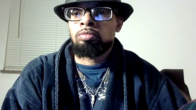 Snapshot of WhiskeyWood_DuhGOD chatting on 11.29.25 WhiskeyWood DuhGOD online show from 11.29.25