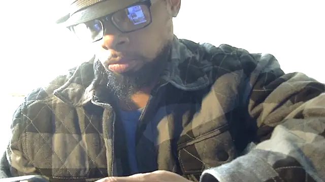 Snapshot of WhiskeyWood_DuhGOD chatting on 12.18.25 WhiskeyWood DuhGOD online show from 12.18.25