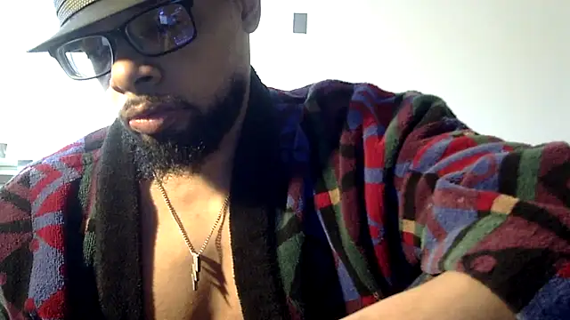 Snapshot of WhiskeyWood_DuhGOD chatting on 01.13.26 WhiskeyWood DuhGOD online show from 01.13.26