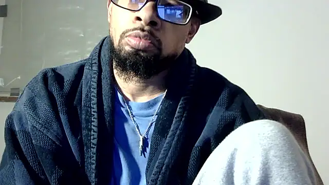 Snapshot of WhiskeyWood_DuhGOD chatting on 01.16.26 WhiskeyWood DuhGOD online show from 01.16.26