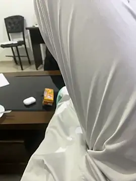 Snapshot of alex-riadh chatting on 01.12.25 alex-riadh online show from 01.12.25