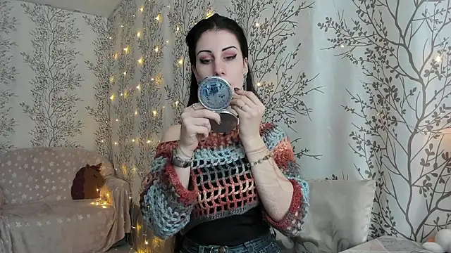 Snapshot of Mary0Lou chatting on 12.04.24 Mary0Lou online show from 12.04.24