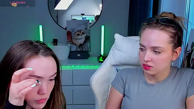 Snapshot of Evia_r0se chatting on 03.08.26 Evia r0se online show from 03.08.26