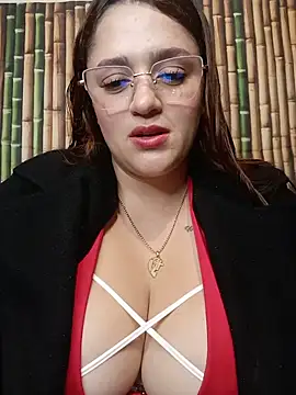 Snapshot of hanna-a chatting on 06.26.26 hanna-a online show from 06.26.26