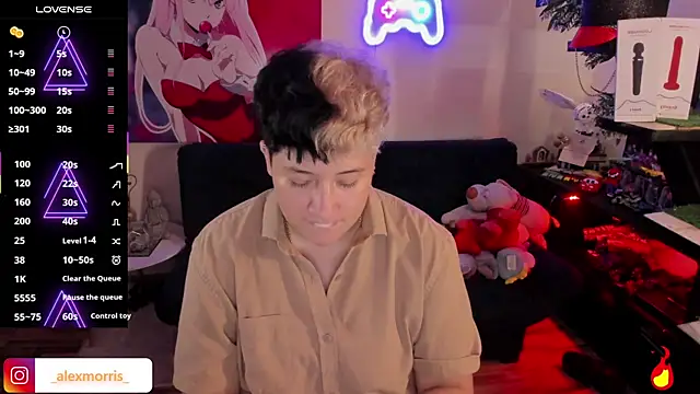 Snapshot of _AlexMorris chatting on 10.29.25 AlexMorris online show from 10.29.25