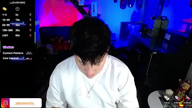 Snapshot of _AlexMorris chatting on 12.14.25 AlexMorris online show from 12.14.25