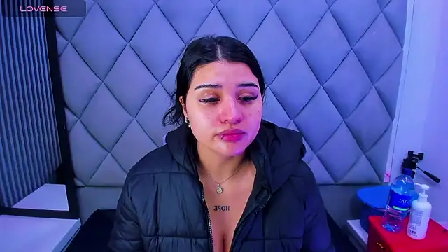 venusowen  online show from 01.13.26