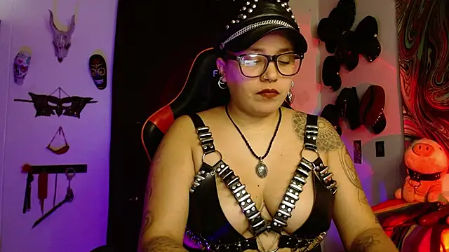 Snapshot of LilithSharon chatting on 02.05.26 LilithSharon online show from 02.05.26