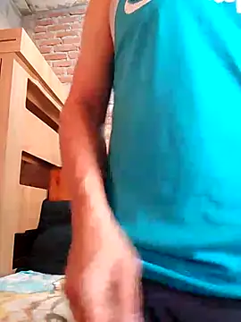 Snapshot of hoy_toyboy chatting on 12.05.24 hoy toyboy online show from 12.05.24