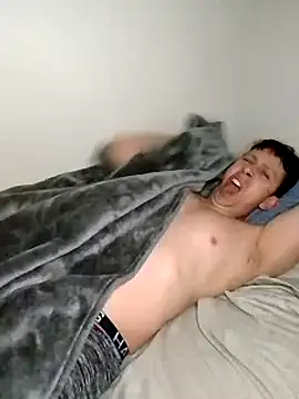 Snapshot of hoy_toyboy chatting on 03.15.25 hoy toyboy online show from 03.15.25