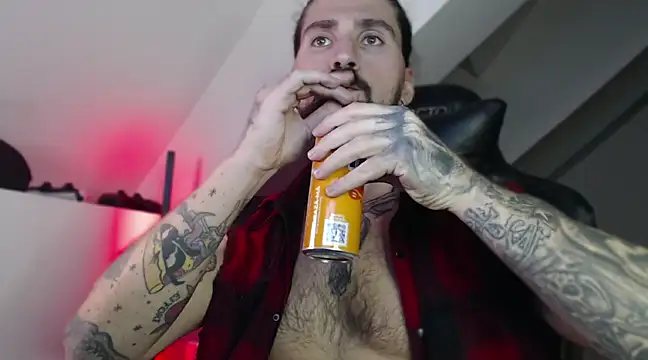 Snapshot of MateoHunk chatting on 12.19.24 MateoHunk online show from 12.19.24