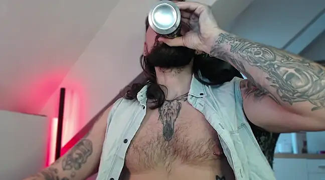 Snapshot of MateoHunk chatting on 12.27.24 MateoHunk online show from 12.27.24