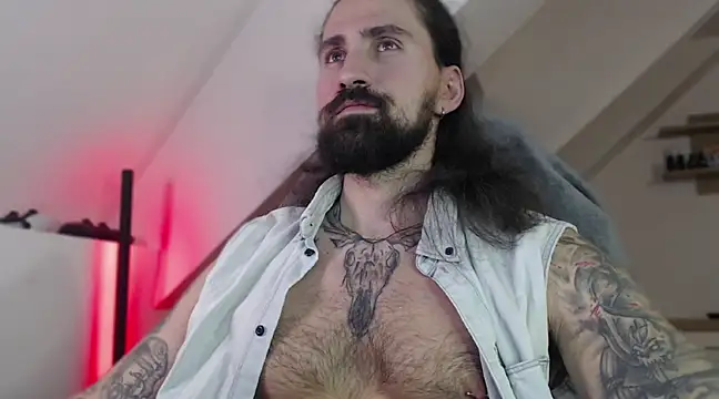 Snapshot of MateoHunk chatting on 02.10.25 MateoHunk online show from 02.10.25