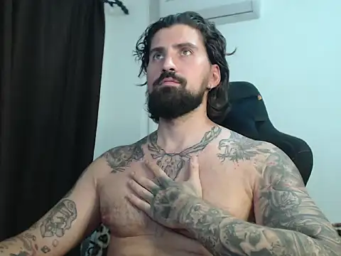 Snapshot of MateoHunk chatting on 09.09.25 MateoHunk online show from 09.09.25