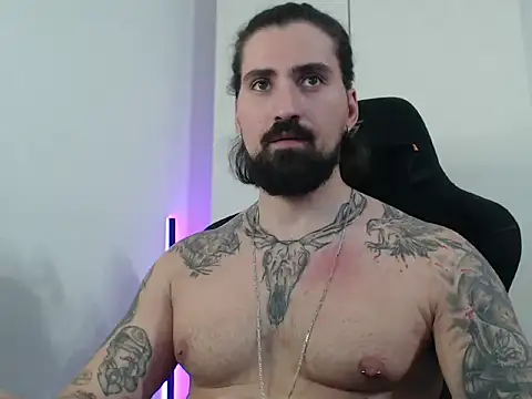 Snapshot of MateoHunk chatting on 10.20.25 MateoHunk online show from 10.20.25