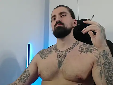 Snapshot of MateoHunk chatting on 11.03.25 MateoHunk online show from 11.03.25